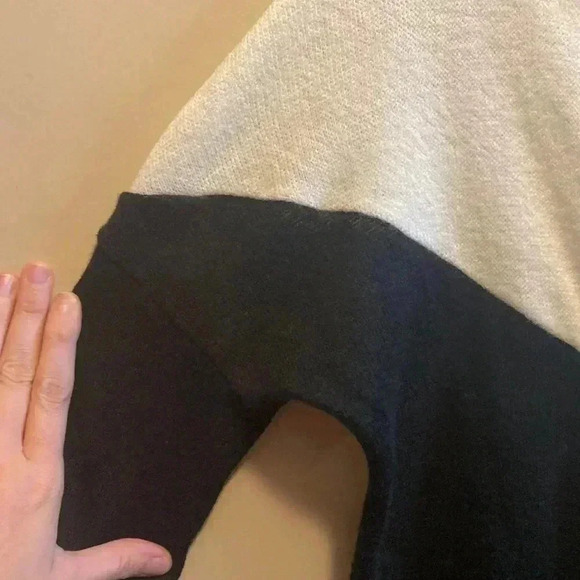 Sweater - Picture 4 of 5